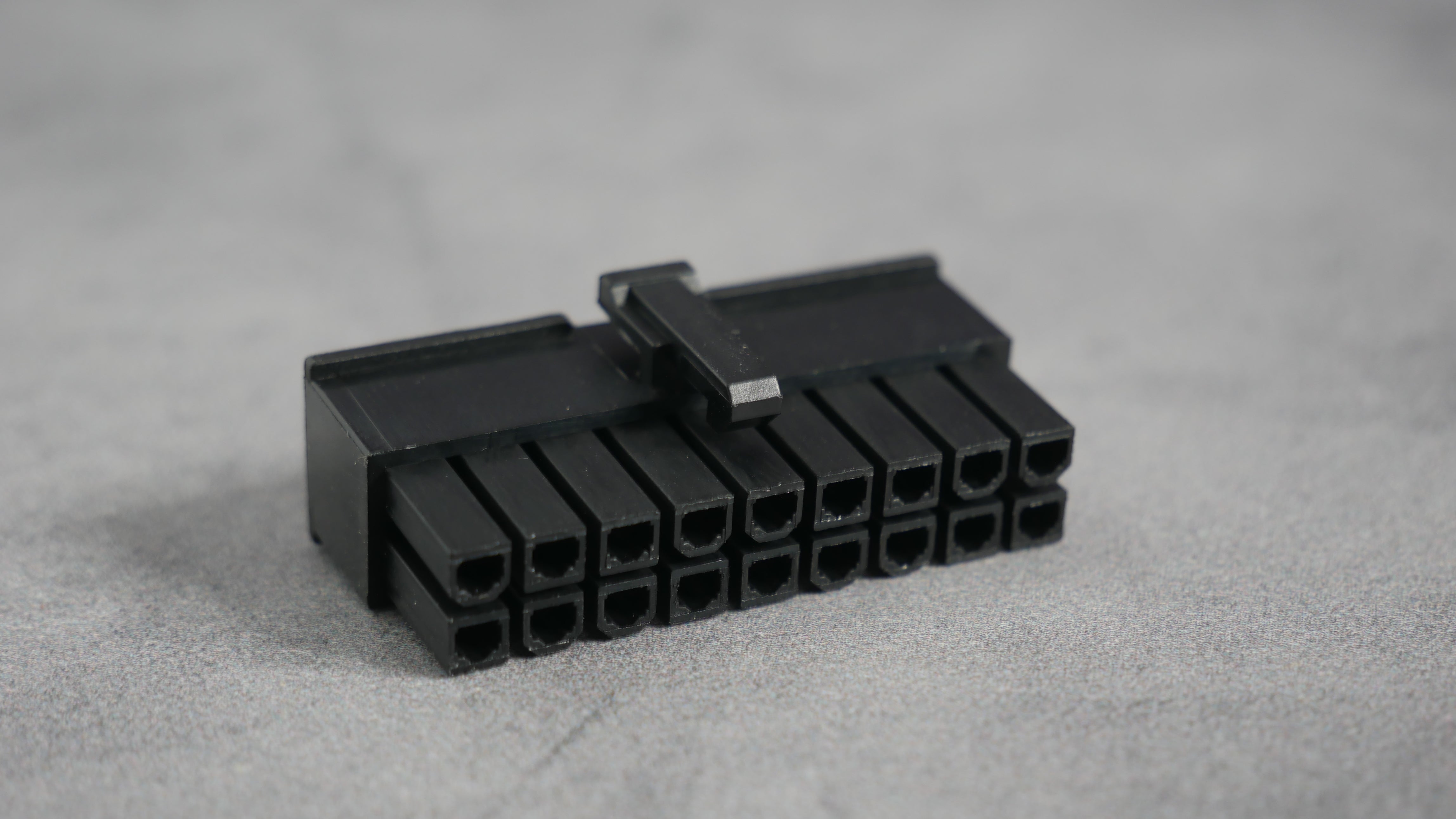 18 Pin Female Connector-Black – Bespoke Baka